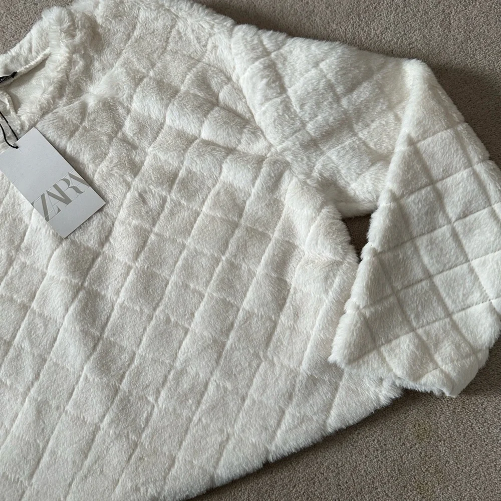 Faux fur Zara sweater! - Picture 3 of 5